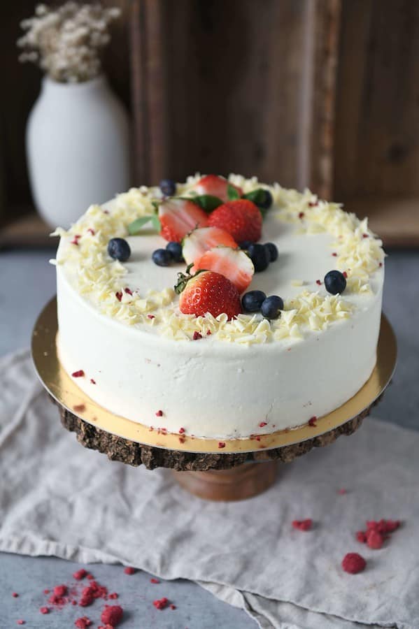 Mascarpone jahodová torta 1800 gr zdobená. Torty Nitra